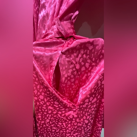 INC Long Satin Robe- Pink Leopard size small NWOT - Picture 4 of 7